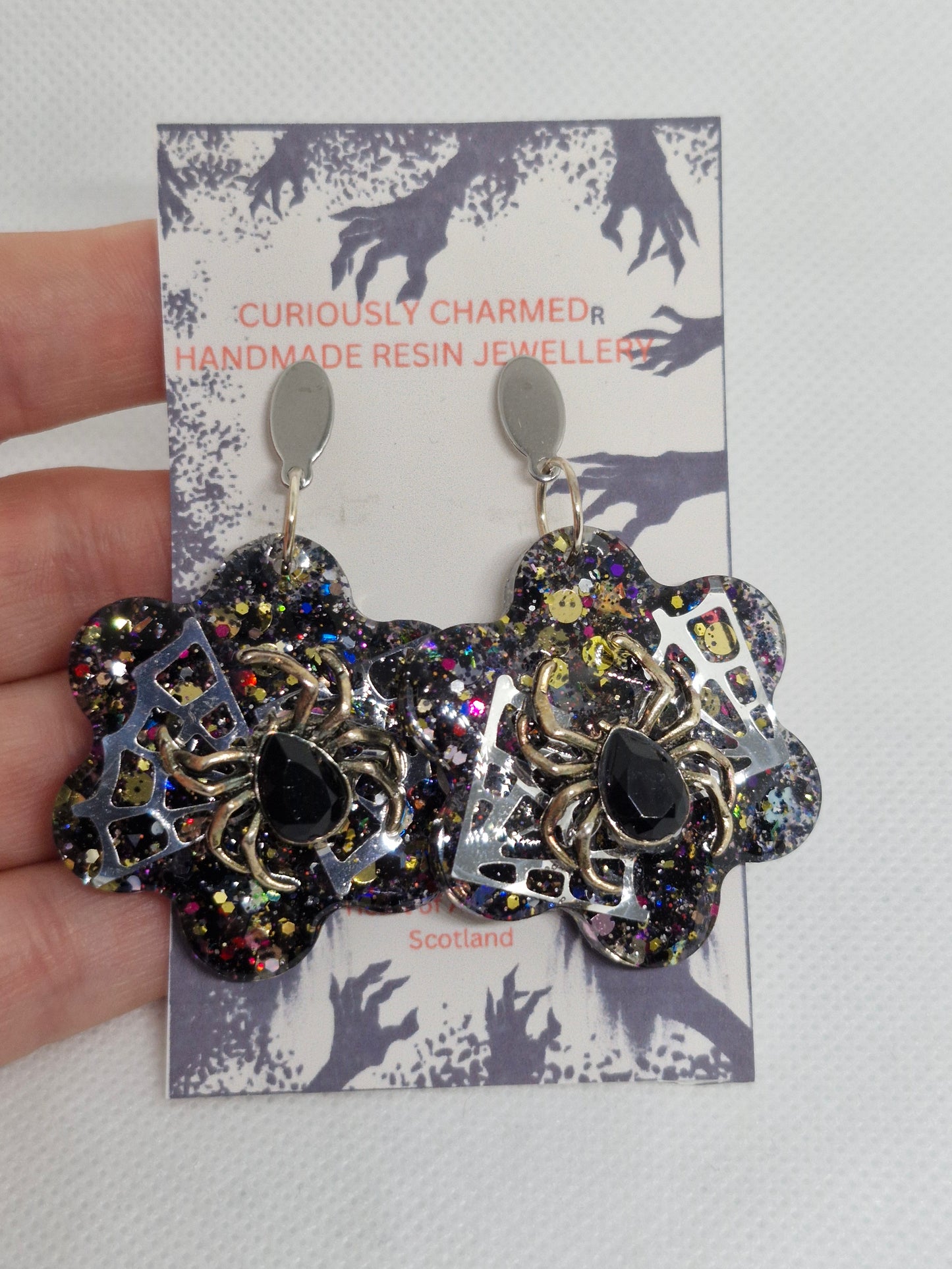 Black Glitter Mix Daisy Shaped Spider Dangle Earrings