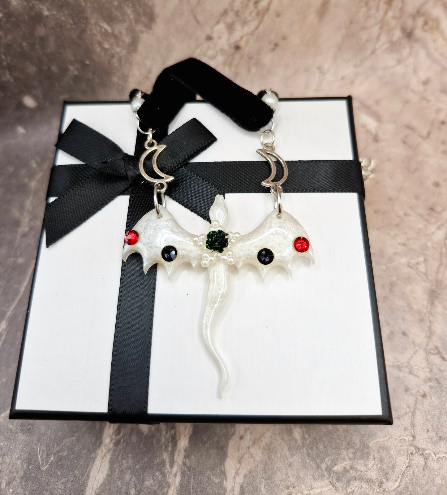 Cream Resin Dragon Pearl and Crystal Chocker Necklace