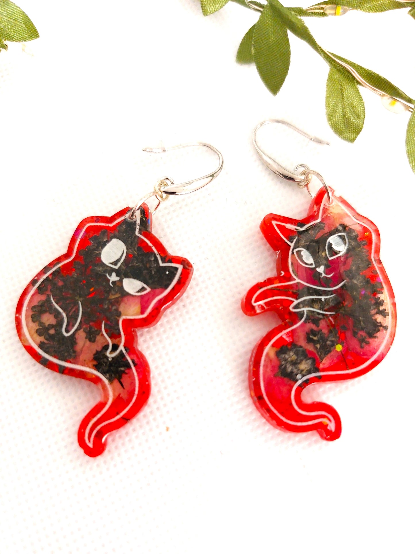 Real Dried Flower Ghost Cat Dangle Earrings