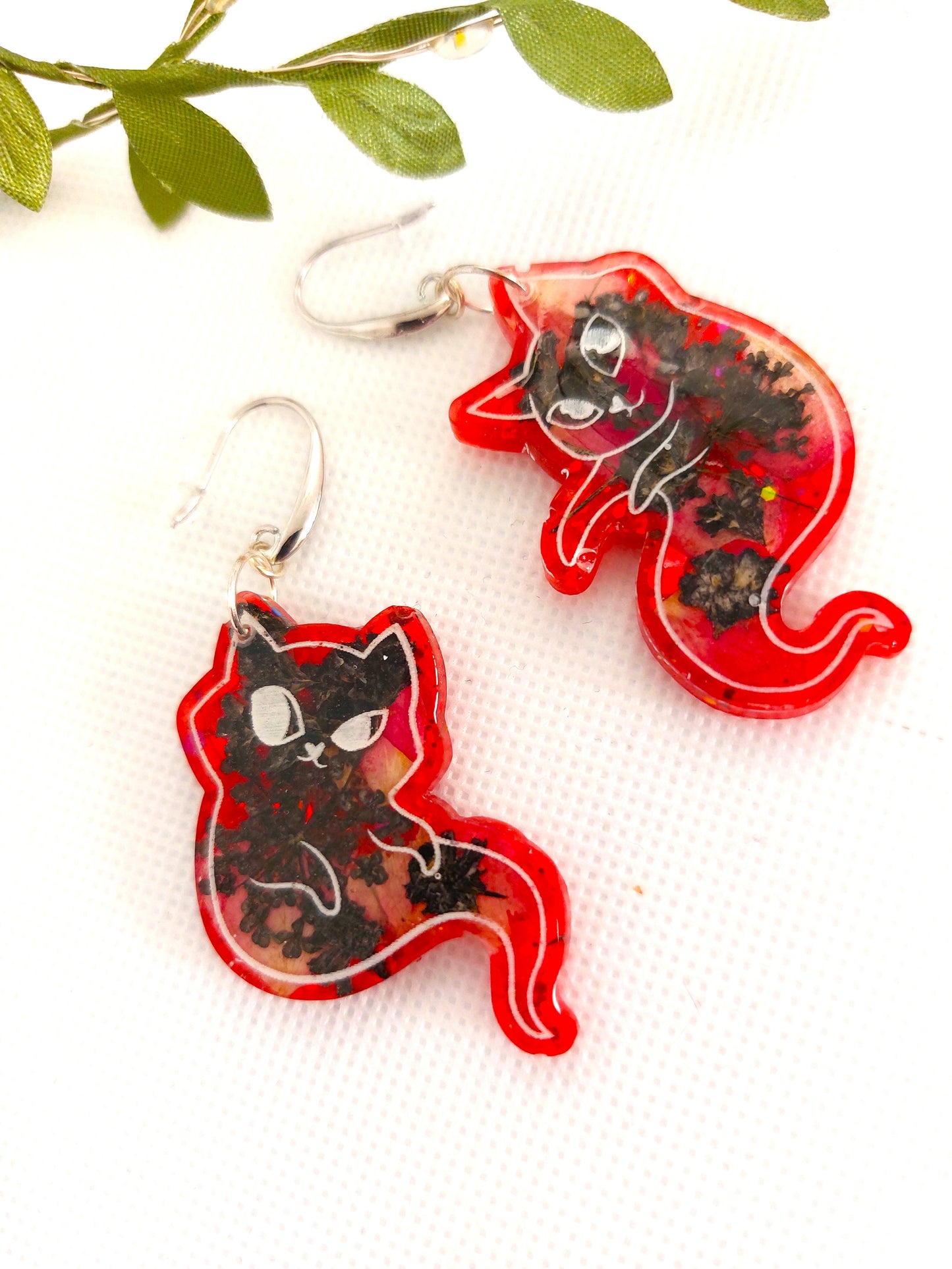 Real Dried Flower Ghost Cat Dangle Earrings