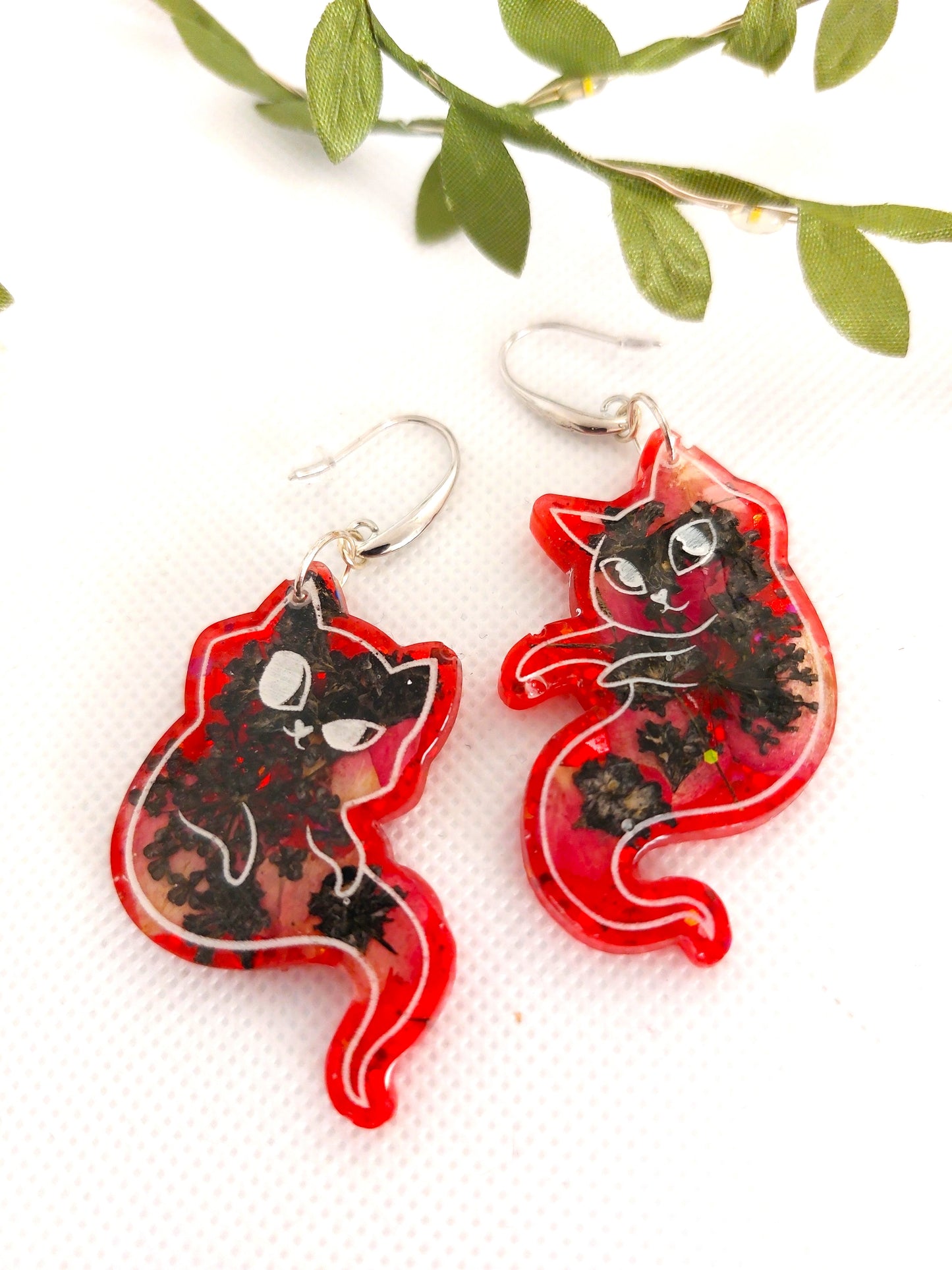 Real Dried Flower Ghost Cat Dangle Earrings