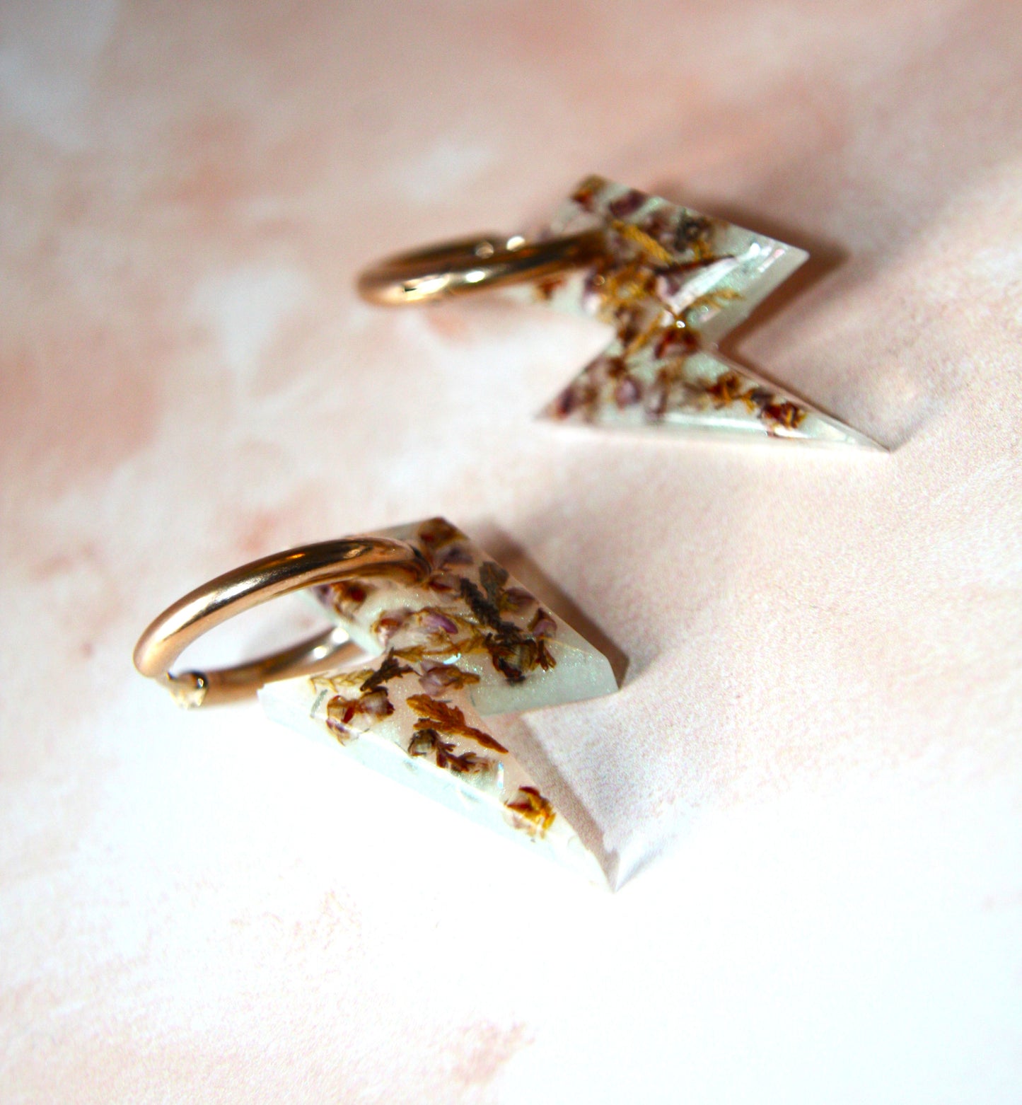 Real Dried Heather Confetti Lightning Gold Hoop Dangle Earrings