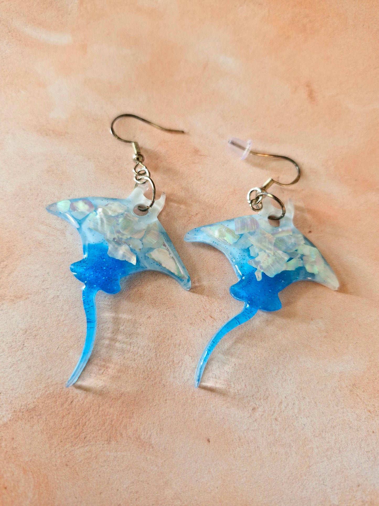 Mantary Resin Earrings with polished seashells